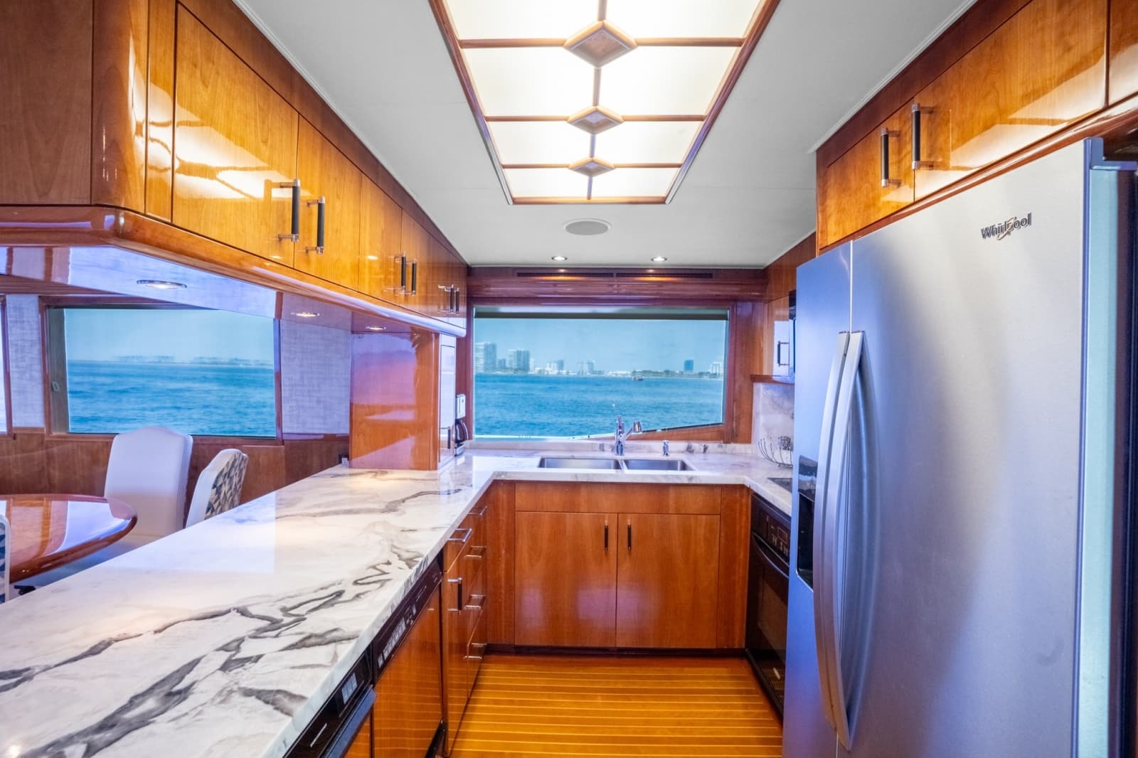 2000 Hatteras 75 Sport Deck - Photo 40
