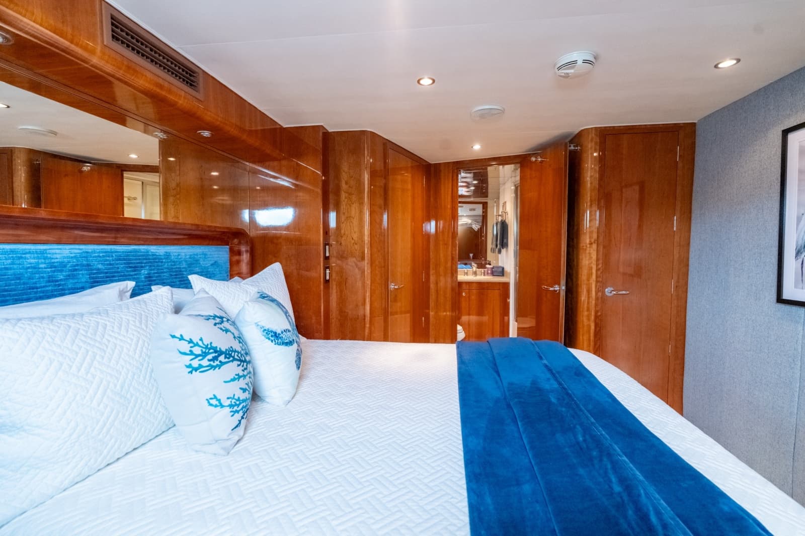 2000 Hatteras 75 Sport Deck - Photo 57