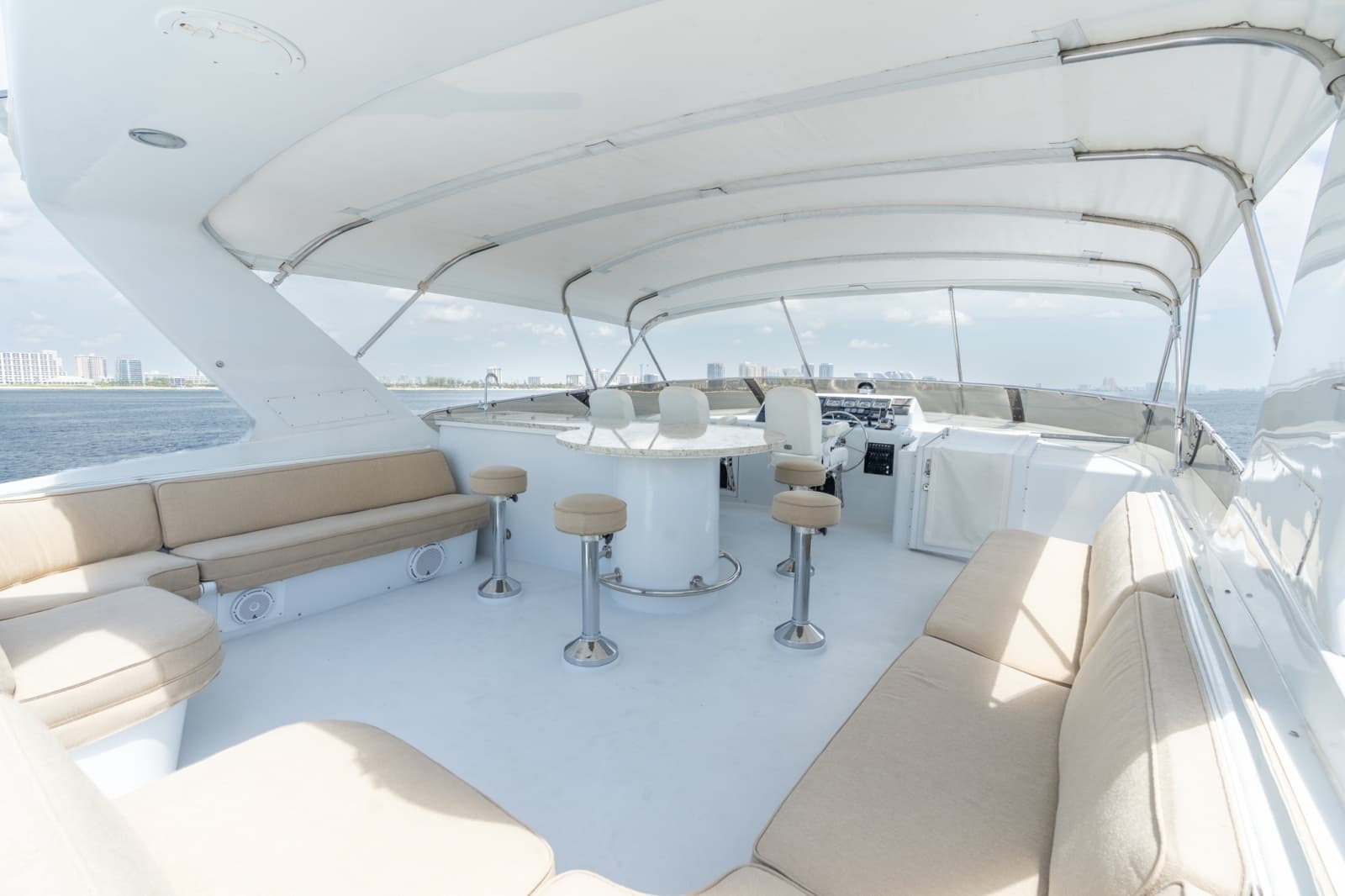 2000 Hatteras 75 Sport Deck - Photo 33