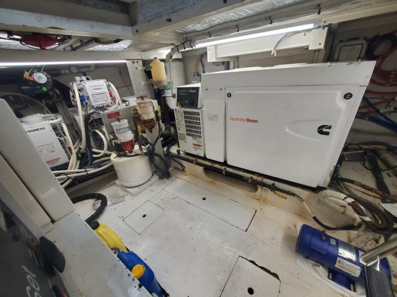 2000 Hatteras 75 Sport Deck