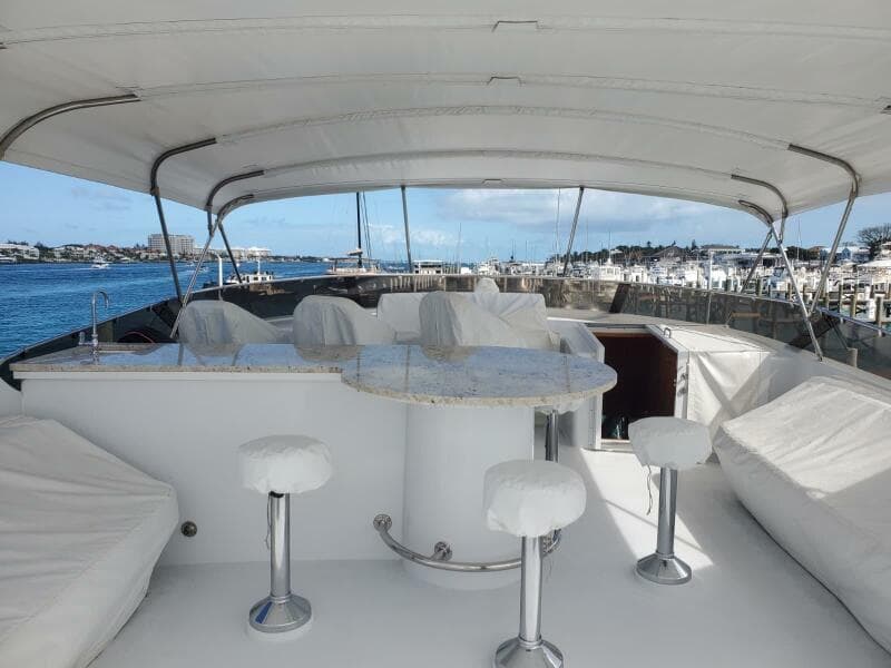 2000 Hatteras 75 Sport Deck