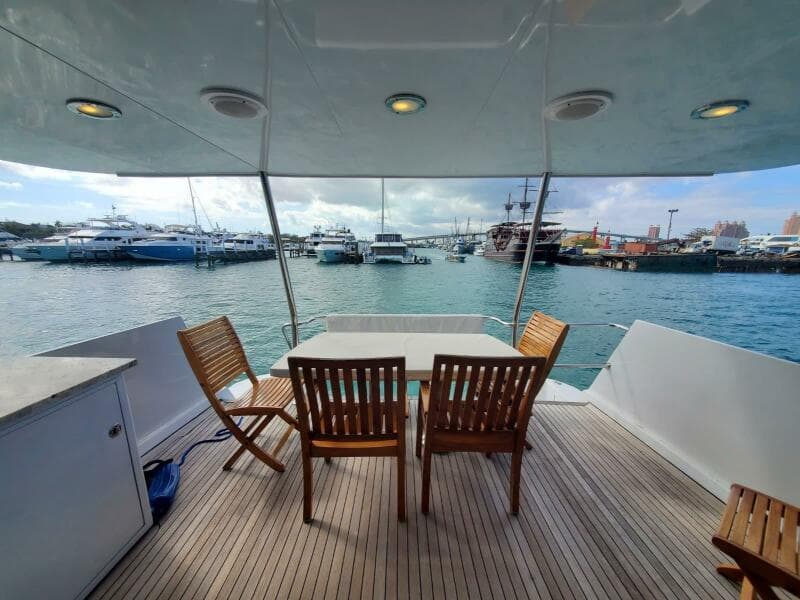 2000 Hatteras 75 Sport Deck