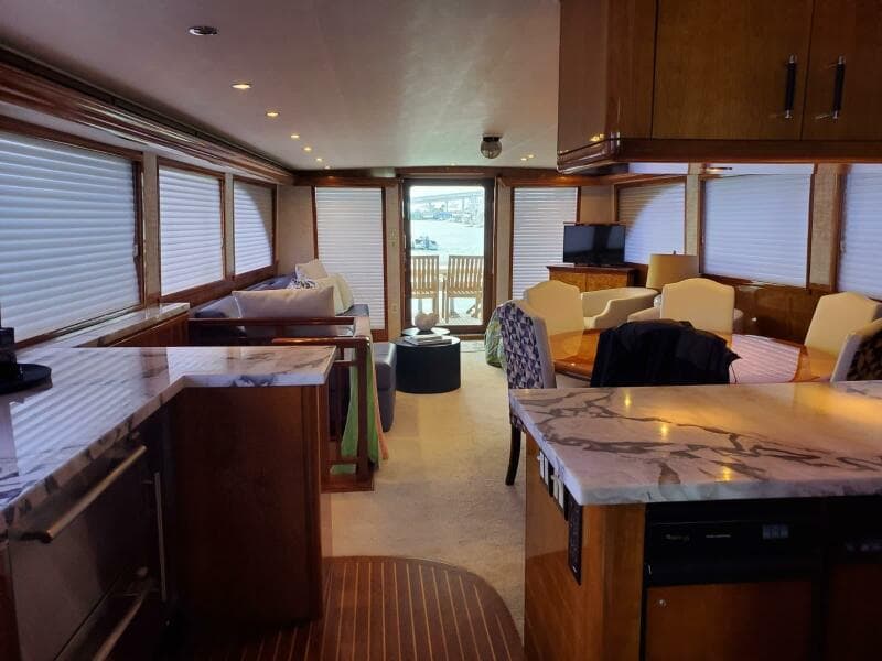 2000 Hatteras 75 Sport Deck