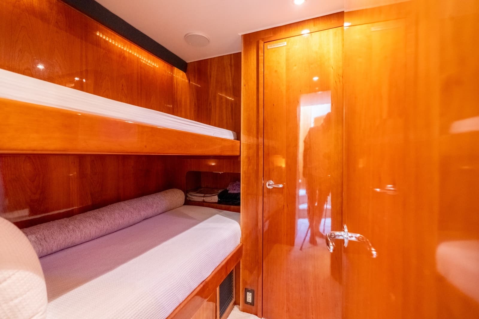 2000 Hatteras 75 Sport Deck - Photo 66