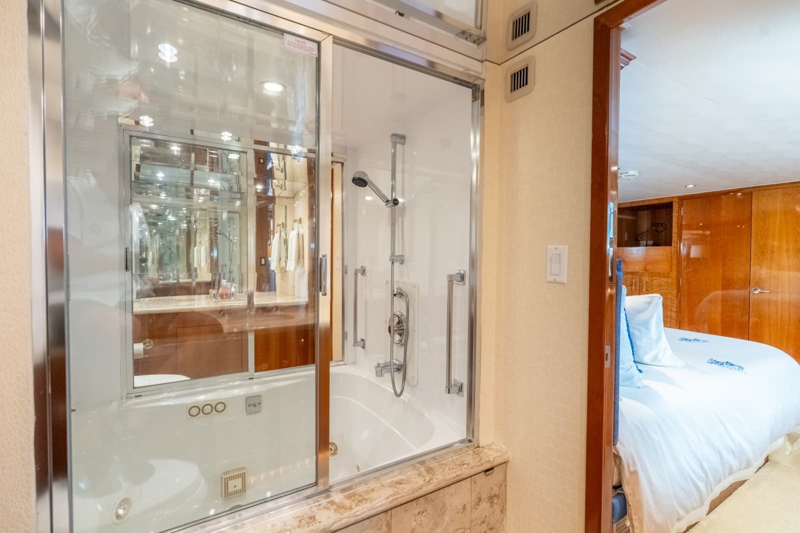 2000 Hatteras 75 Sport Deck - Photo 55