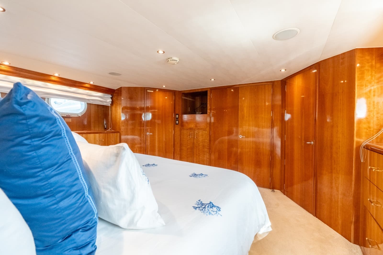 2000 Hatteras 75 Sport Deck - Photo 52
