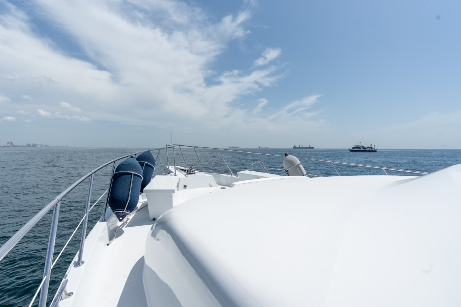 2000 Hatteras 75 Sport Deck - Photo 18