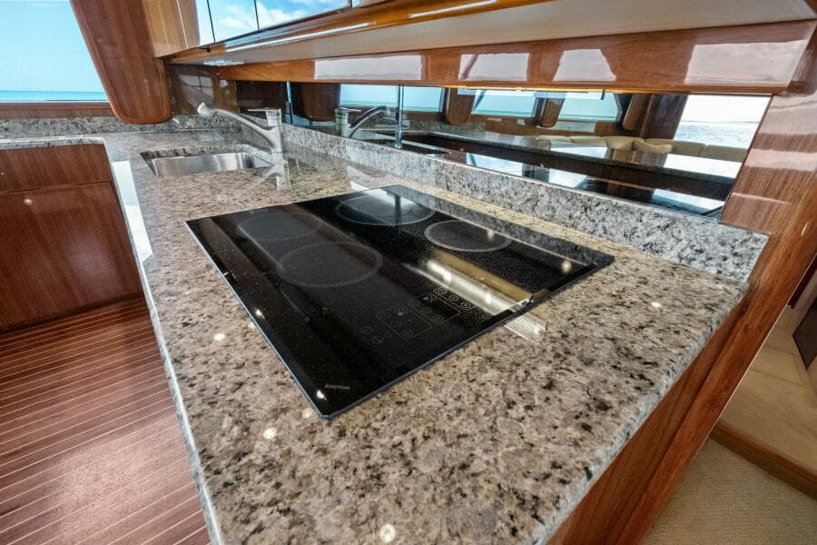 2008 Viking 64 Convertible