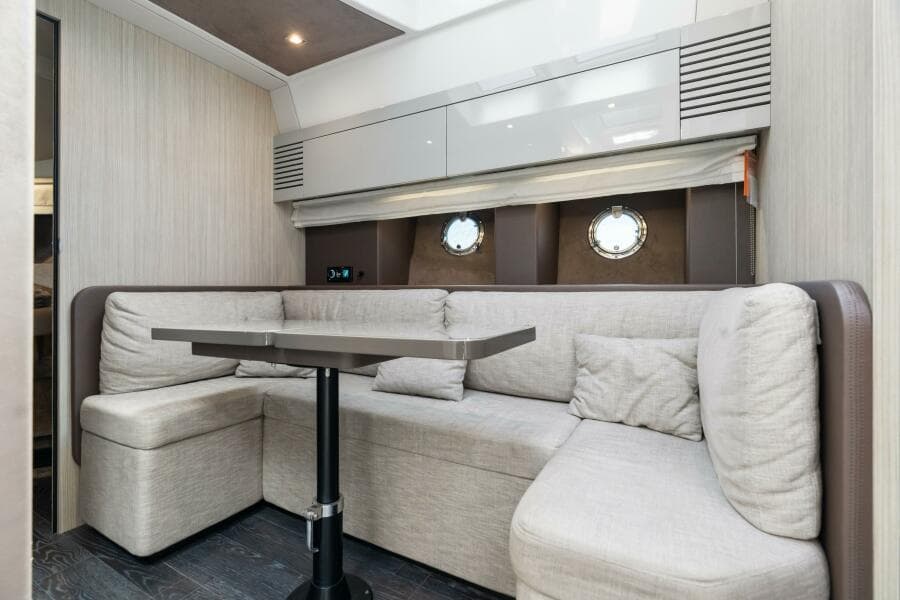 2022 Cranchi M 44 HT