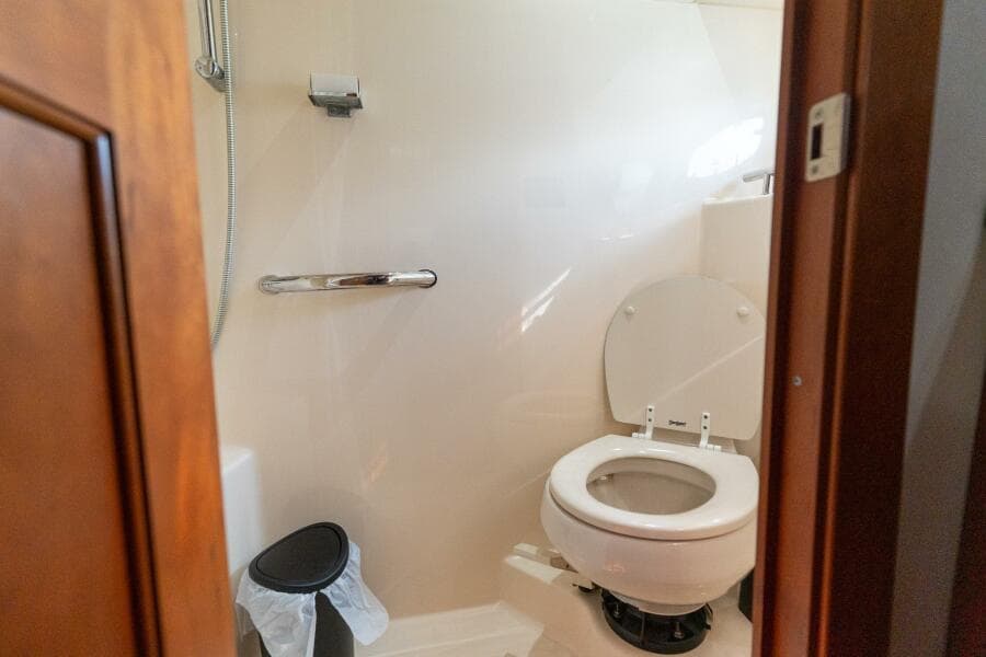 2005 Sea Ray 48 Sundancer