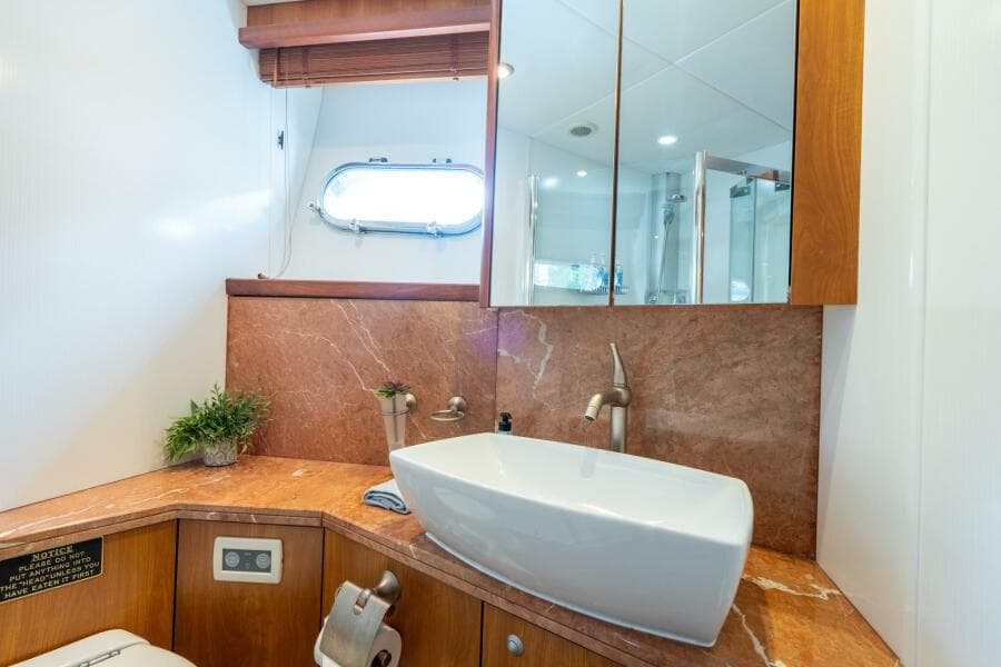 2008 Sunseeker Manhattan 70