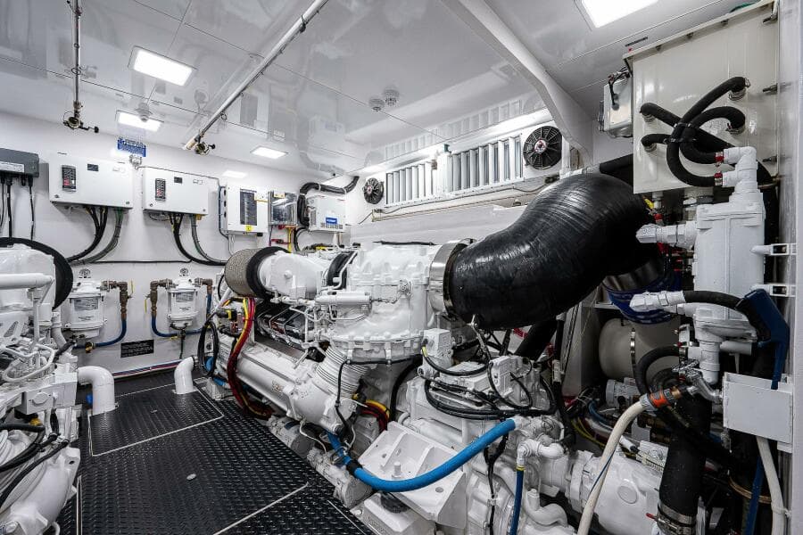 Viking 75 MIRAGE -  Engine Room