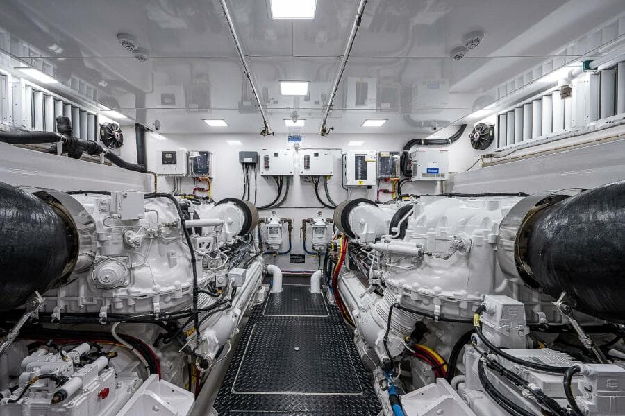 Viking 75 MIRAGE -  Engine Room
