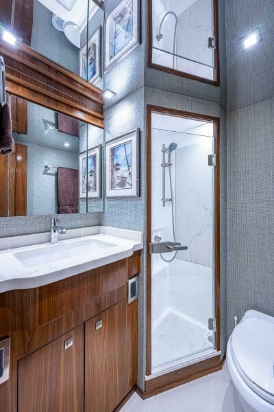 Viking 75 MIRAGE - Starboard Guest Stateroom