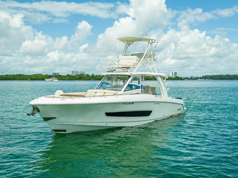 2016 Boston Whaler 