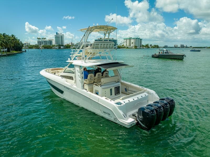 2016 Boston Whaler 