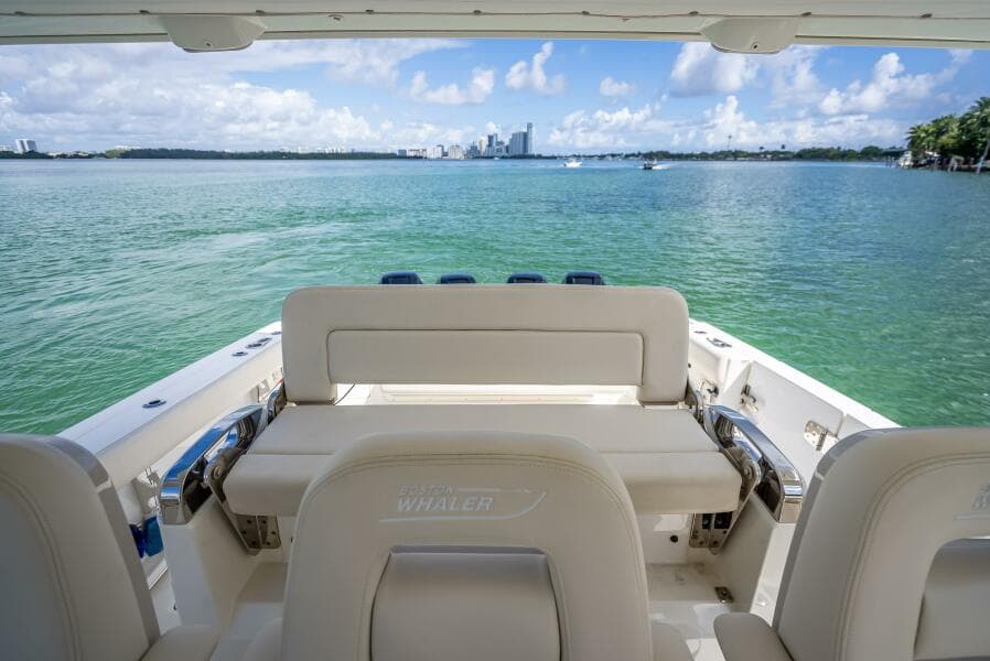 2016 Boston Whaler 