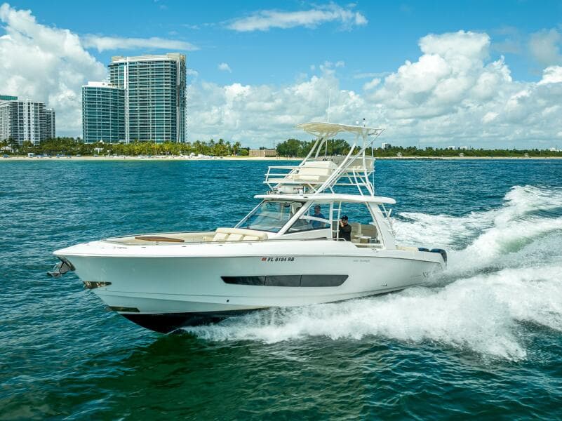 2016 Boston Whaler 