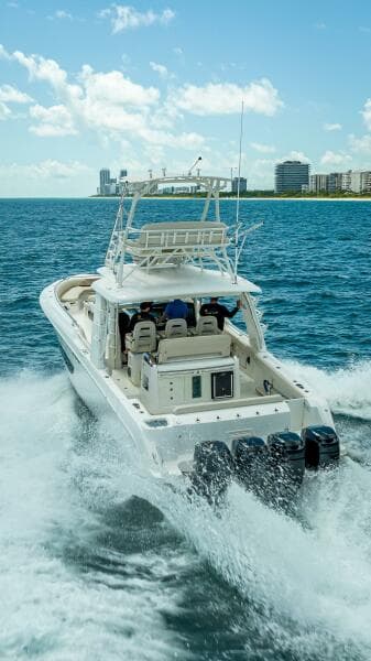 2016 Boston Whaler 