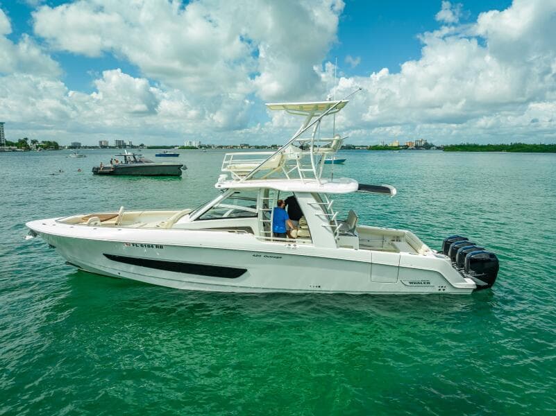 2016 Boston Whaler 