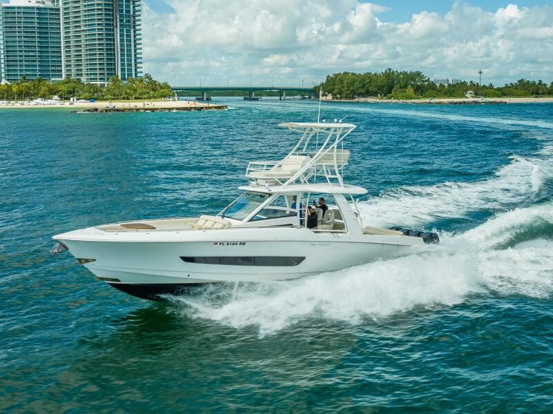 2016 Boston Whaler 