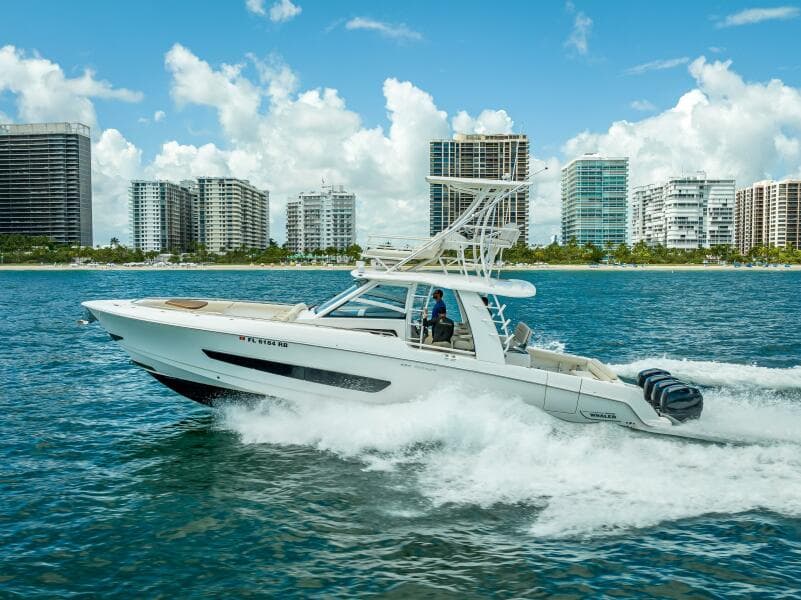 2016 Boston Whaler 