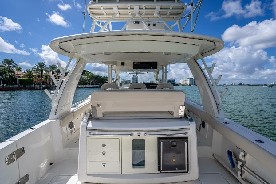2016 Boston Whaler 