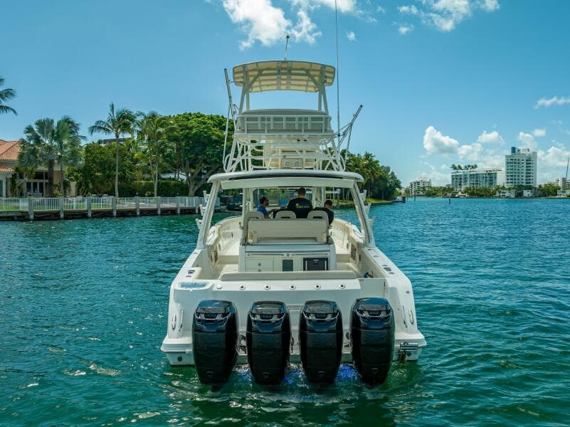 2016 Boston Whaler 