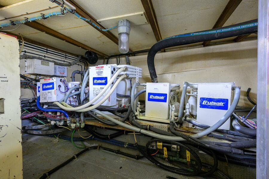 Hatteras 63 - Phantom - Engine Room