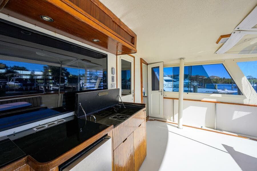 Hatteras 63 - Phantom - Aft Deck