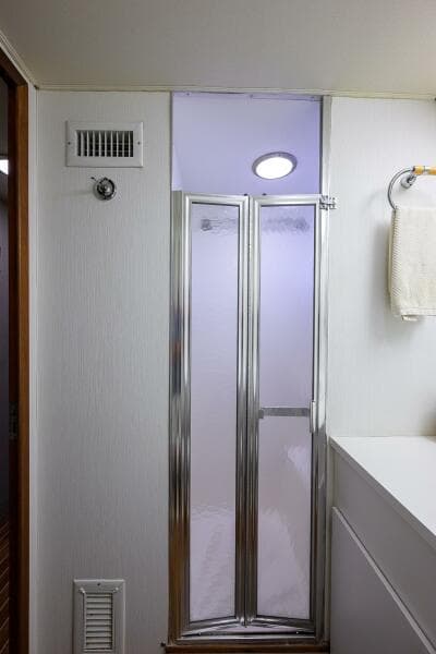 Hatteras 63 - Phantom - Head