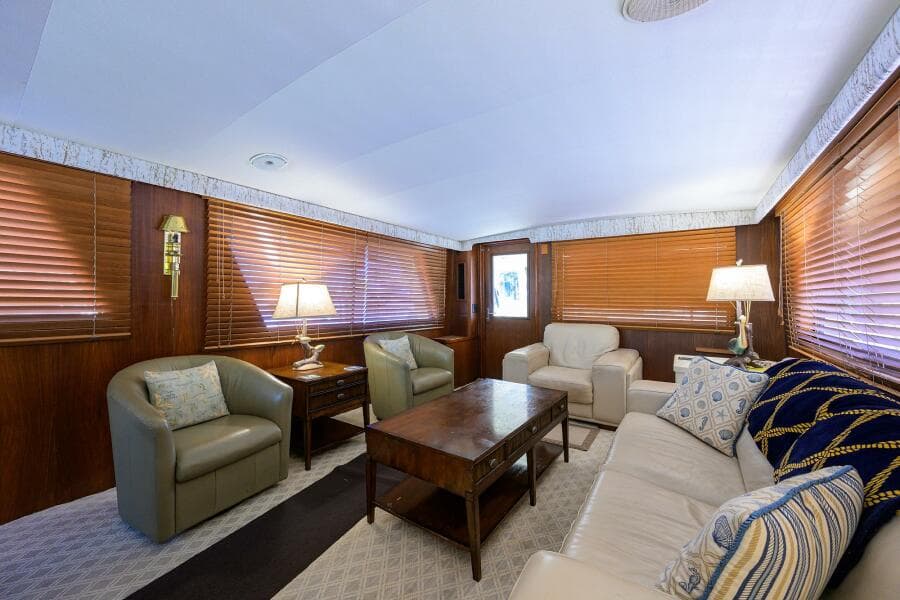 Hatteras 63 - Phantom - Salon