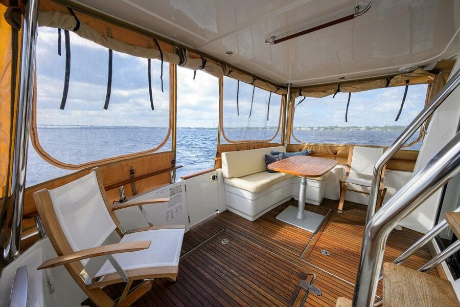 Beneteau 44 Stellar Seascape  - Aft Deck, Dining and Seating