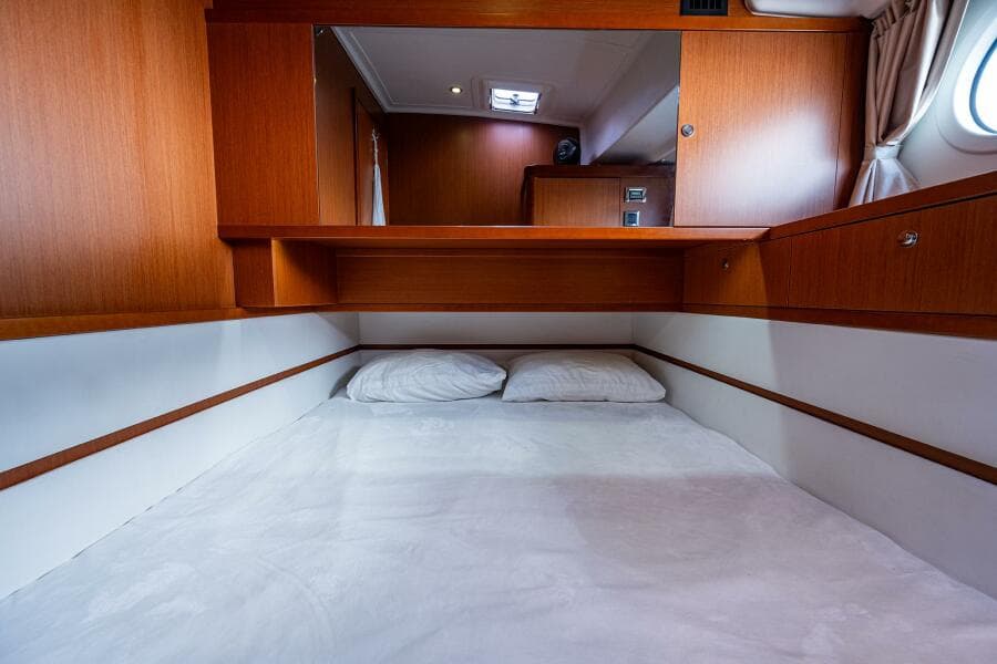 Beneteau 44 Stellar Seascape - Guest Stateroom, Berth