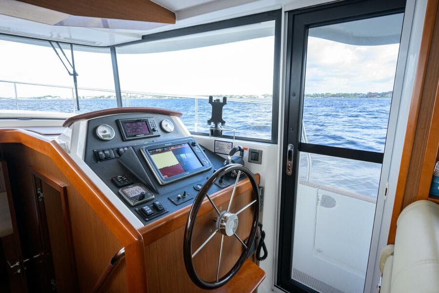 Beneteau 44  Stellar Seascape - Lower Helm