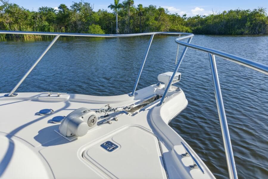 Tiara 31 Serenity- Bow