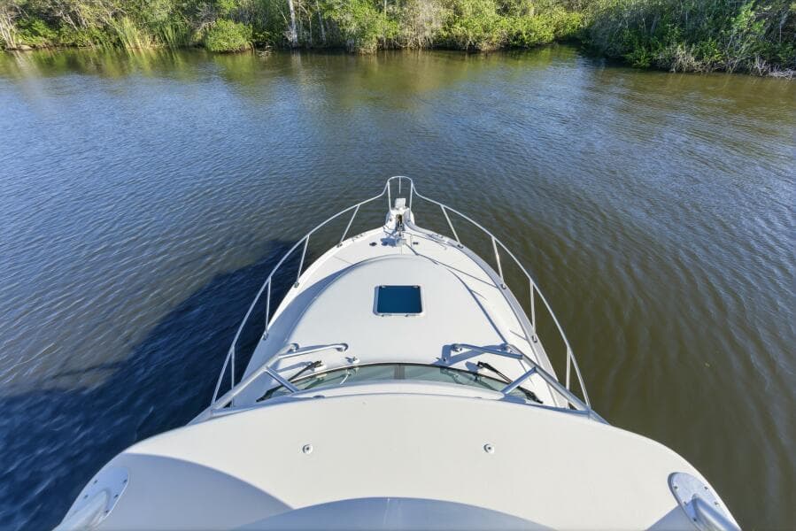 Tiara 31 Serenity- Bow