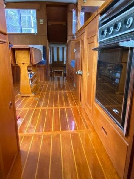 1981 Grand Banks  - Photo 35