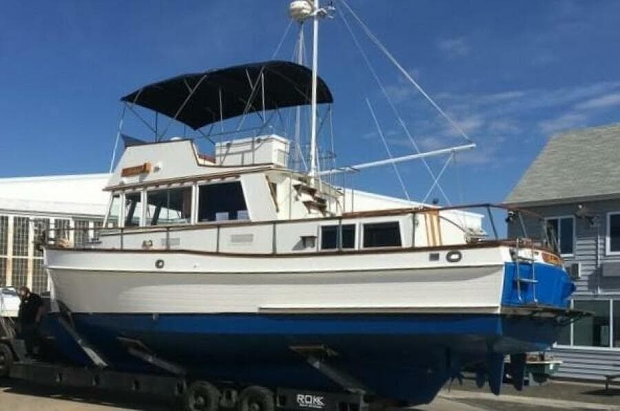 1981 Grand Banks  - Photo 3