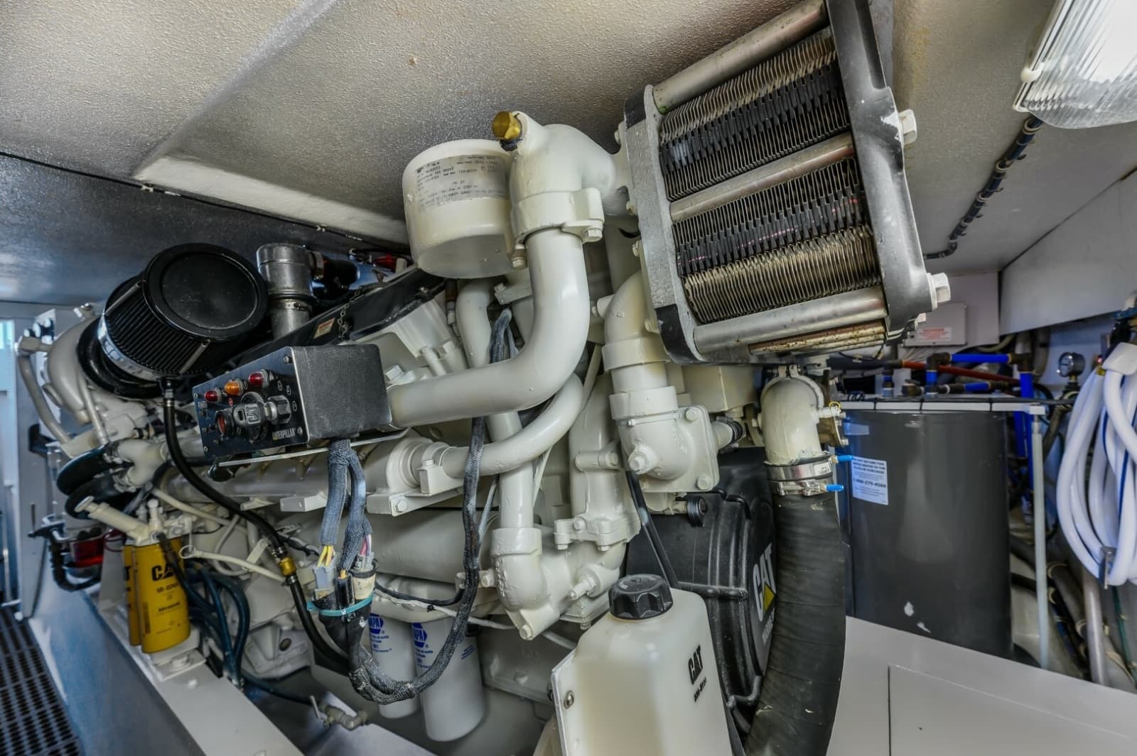 2000 Hatteras 55 Convertible - Photo 38