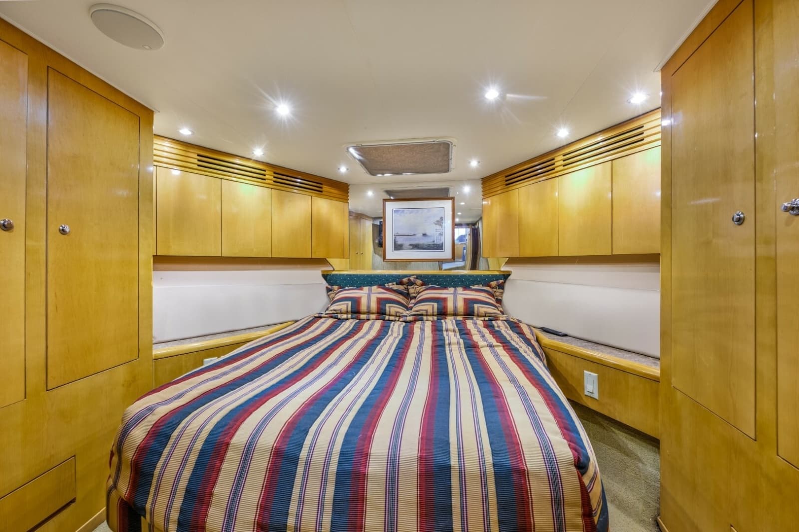 2000 Hatteras 55 Convertible - Photo 29