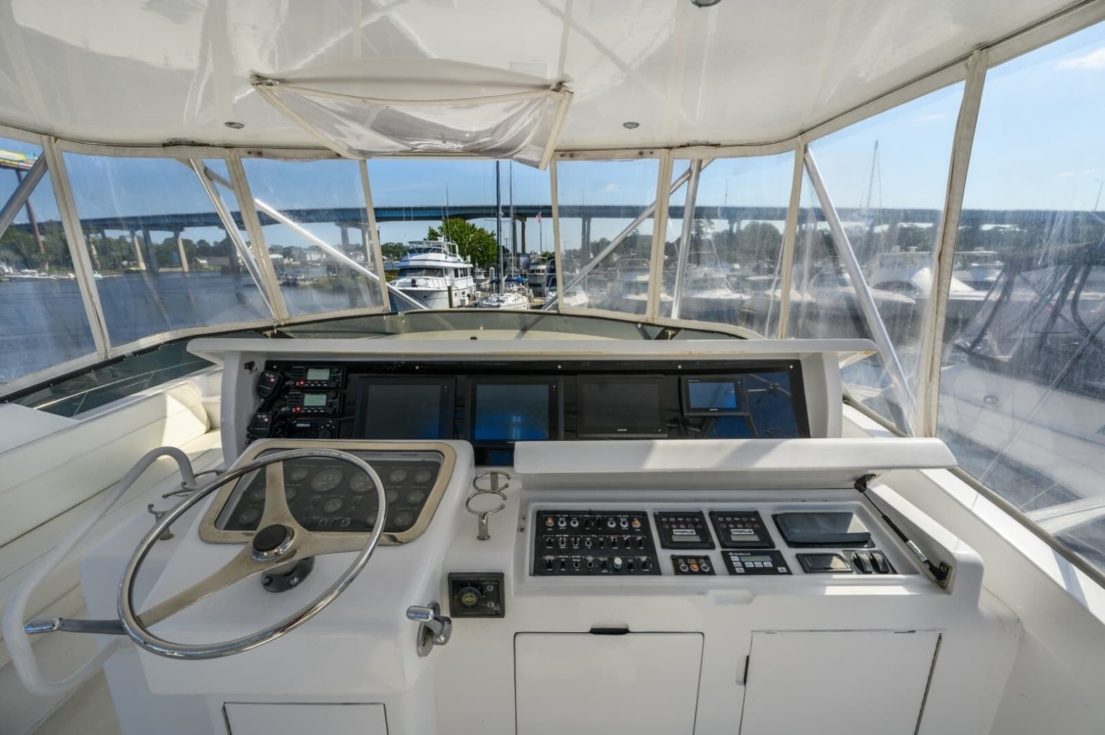 2000 Hatteras 55 Convertible - Photo 8