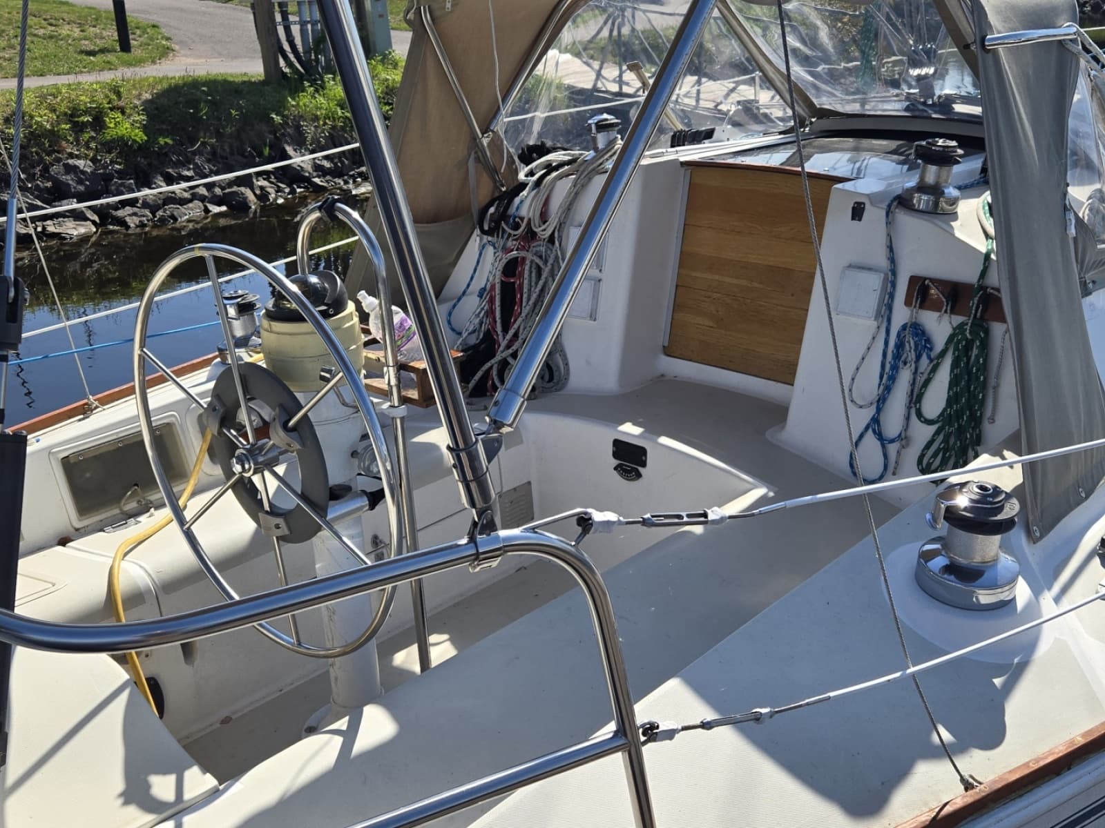 1986 Pearson 33-2 - Photo 13