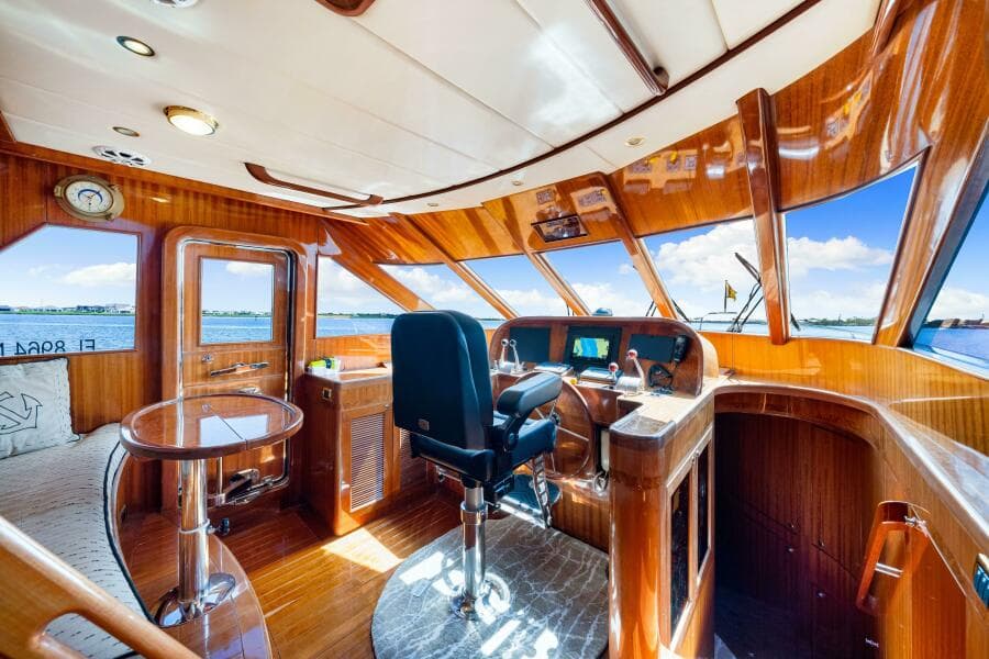 2007 Hampton 558 Pilothouse