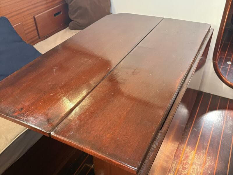 cockpit table one leaf