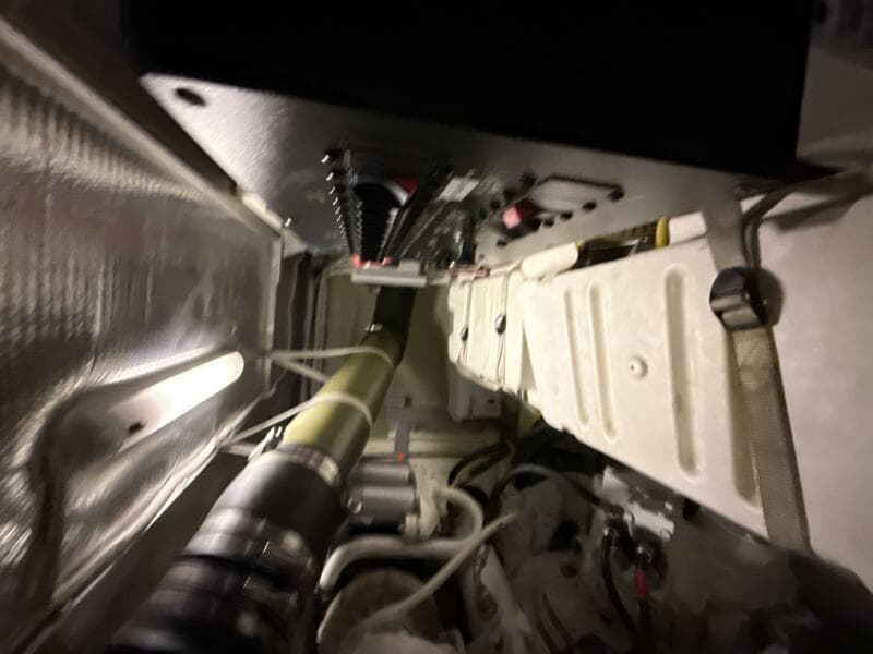 2004 Carver 460 voyager