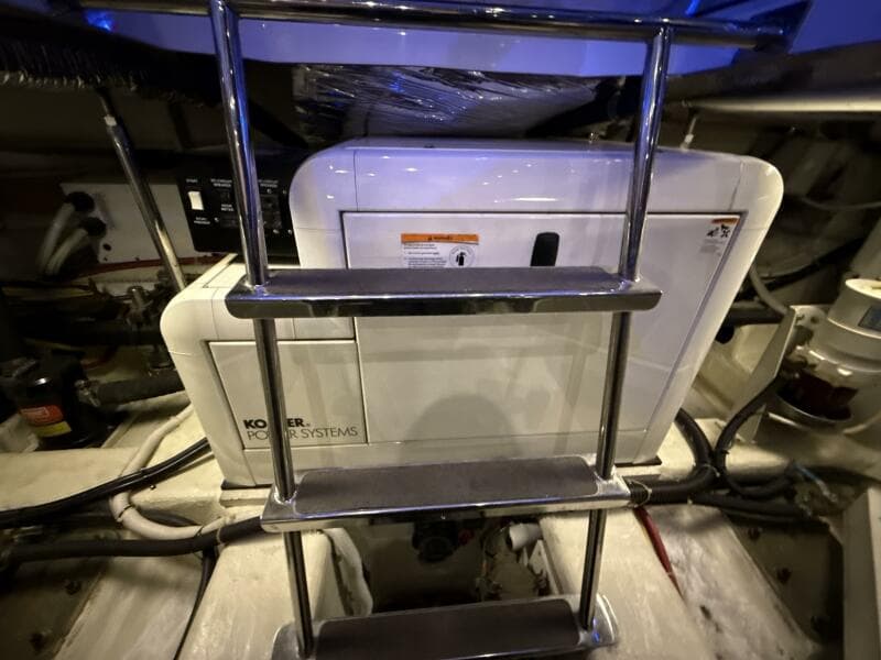 2004 Carver 460 voyager