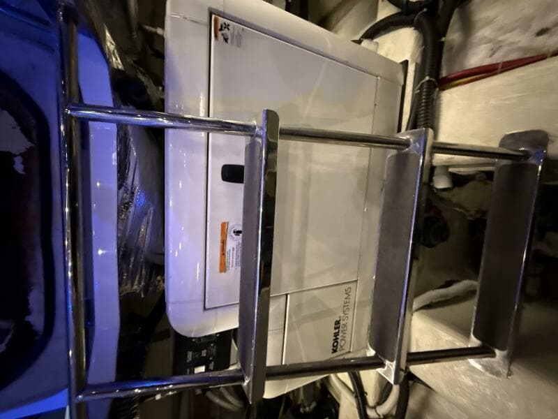 2004 Carver 460 voyager