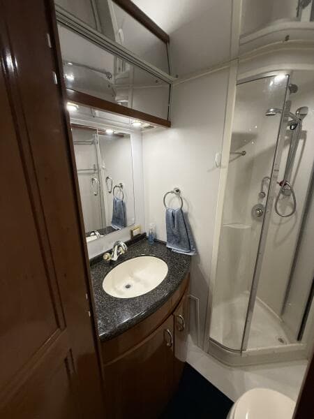 2004 Carver 460 voyager