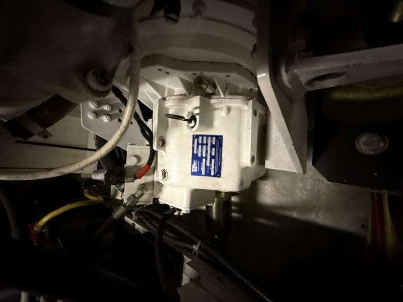 2004 Carver 460 voyager